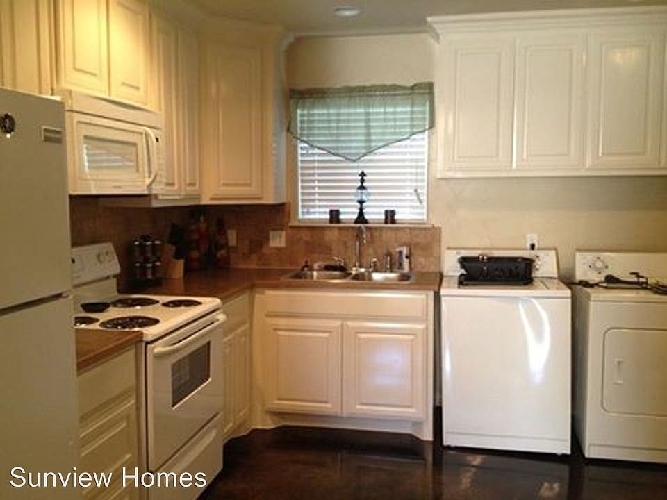 2nd image of 308A E Bryan Ave