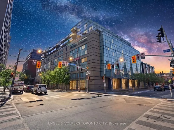 156 Portland St #606, Toronto, ON M5V 0G1