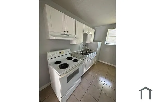 Building Photo - 1579 W 23rd St #4