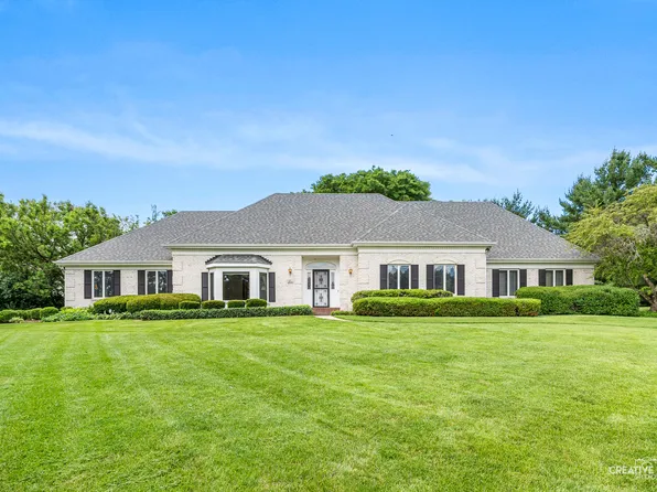10 Century Ct, Oswego, IL 60543