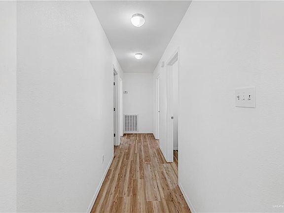 5th image of 420 N Beto Garcia Dr