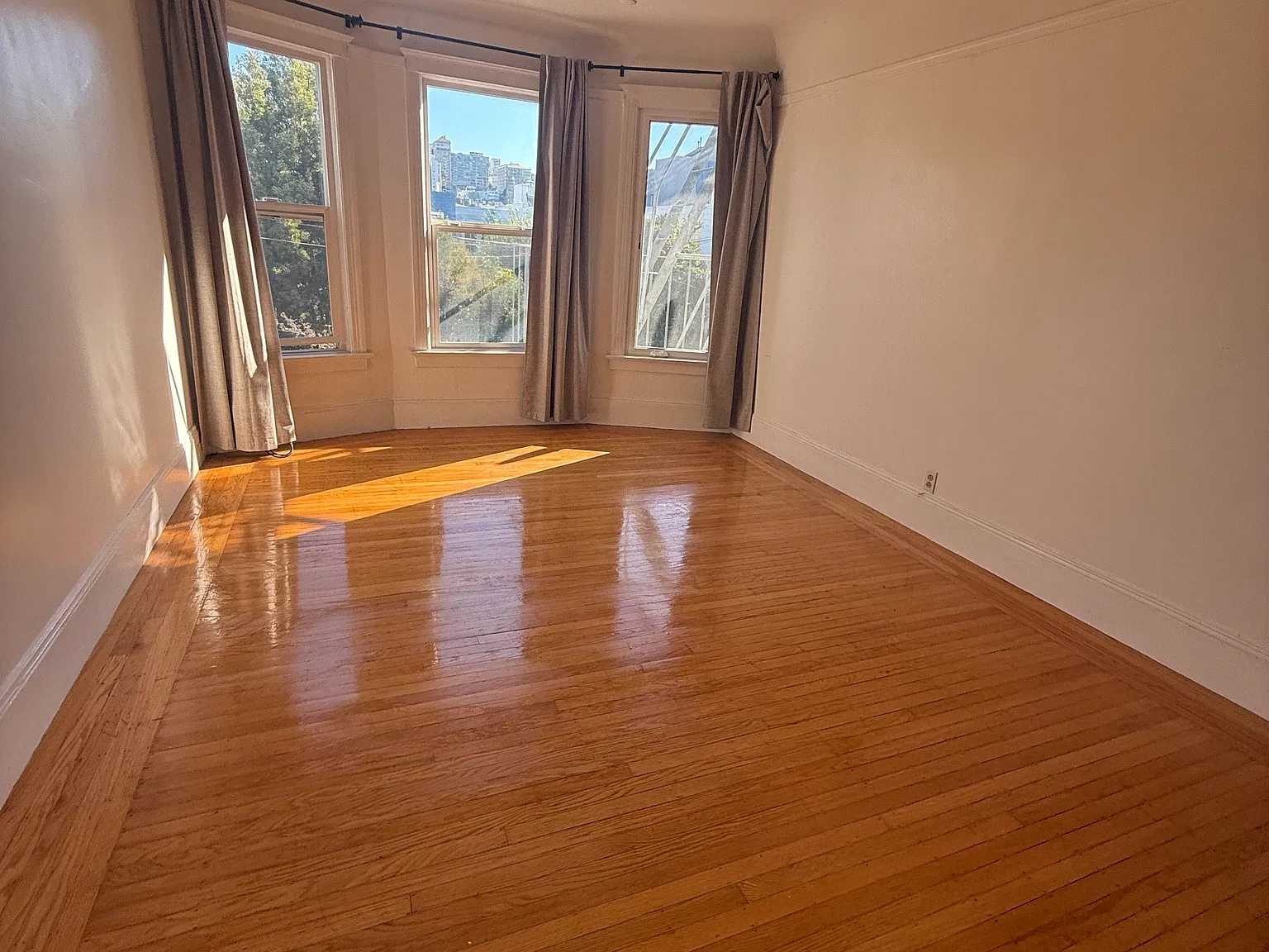 Studio, 485 sqft, $3,500 — Photo 2