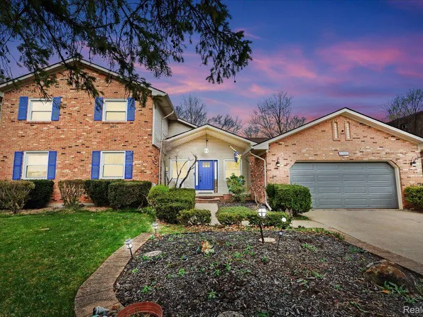 21950 Heatherbrae Way S, Novi, MI 48375