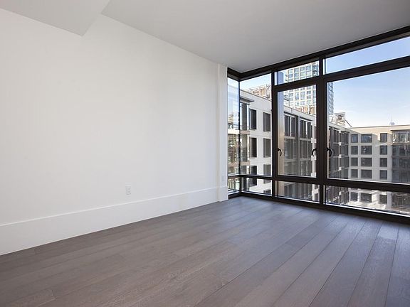 5th image of 429 Kent Ave #708