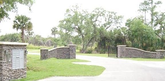3rd image of 2536 Caloosa Shores Dr