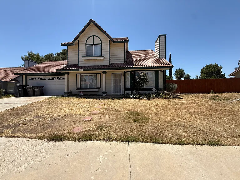 1712 E Avenue R12 — Photo 5