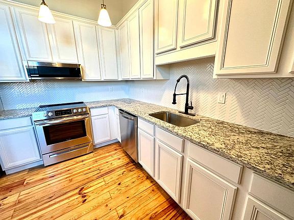 3rd image of 400 W Magnolia Ave APT 203
