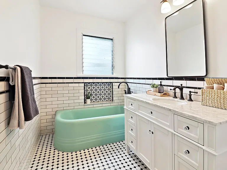 2402 W Silver Lake Dr — Photo 17