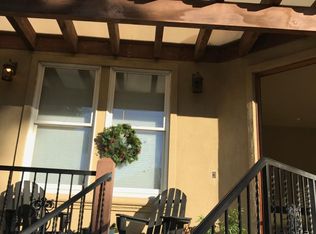 8 Perth Pl, Oakland, CA 94705