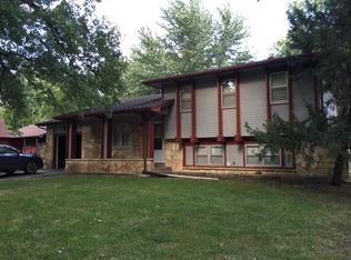 200 S Circle Dr, Derby, KS 67037
