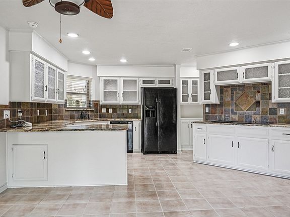 3rd image of 1006 Cochran Rd