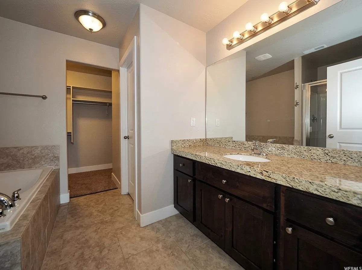 S Cedar Valley Dr, Riverton — Photo 3