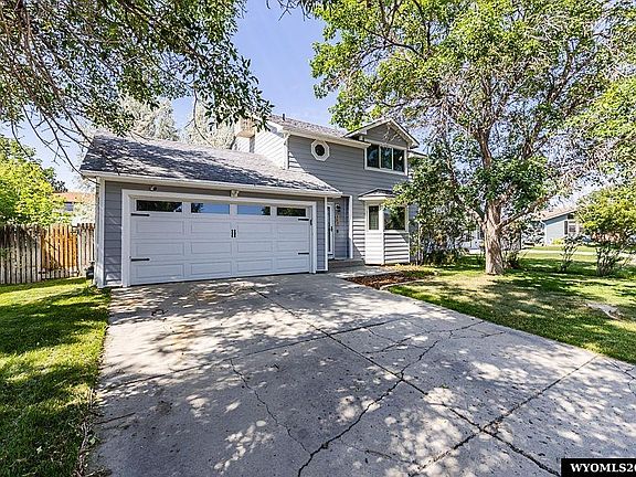 3rd image of 512 Dana Cir