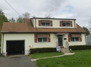 30 Ellwood Rd, East Brunswick, NJ 08816