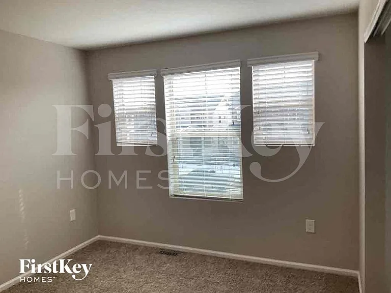 17985 E 107th Pl — Photo 13