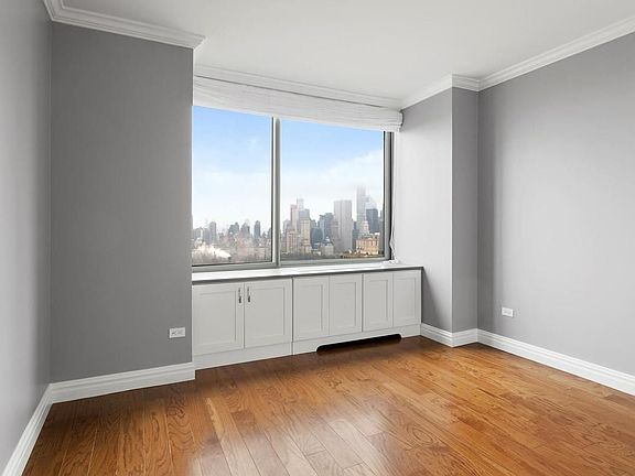 5th image of 111 W 67th St APT 42F