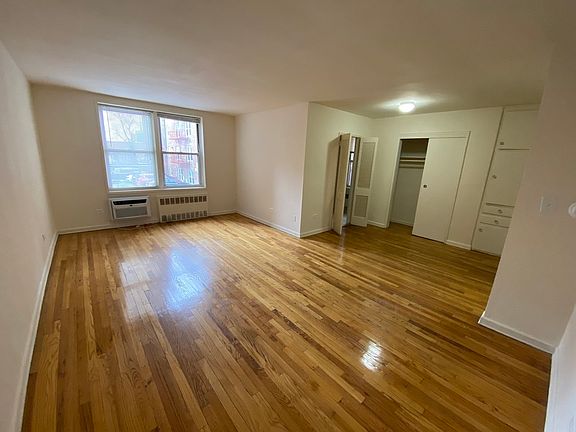 3rd image of 41-10 Bowne St #33