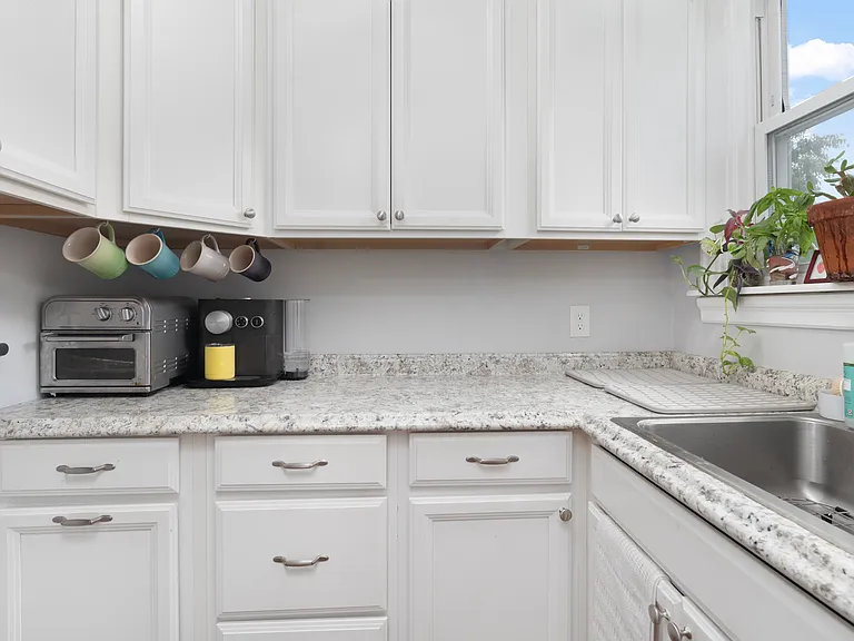 843 Hope St #2 — Photo 9