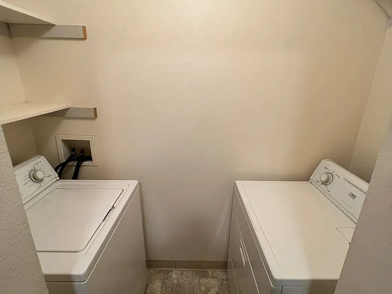9702 Morningside Loop — Photo 7