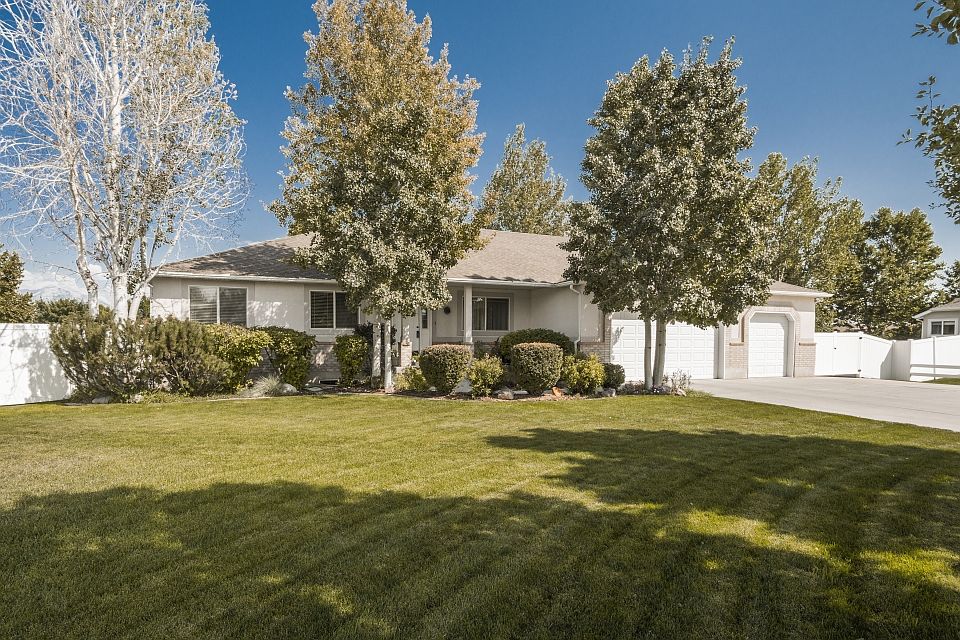 1st image of 11721 S Monument Cir