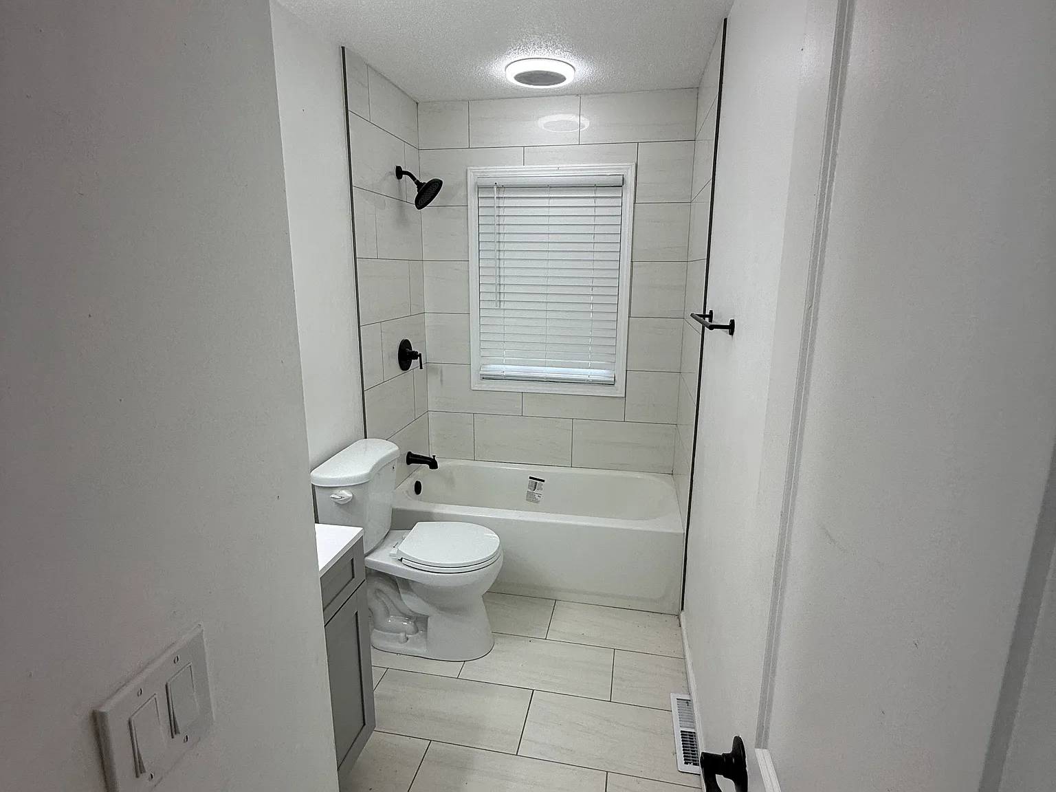 4 bed, 1890 sqft, $2,600 — Photo 3
