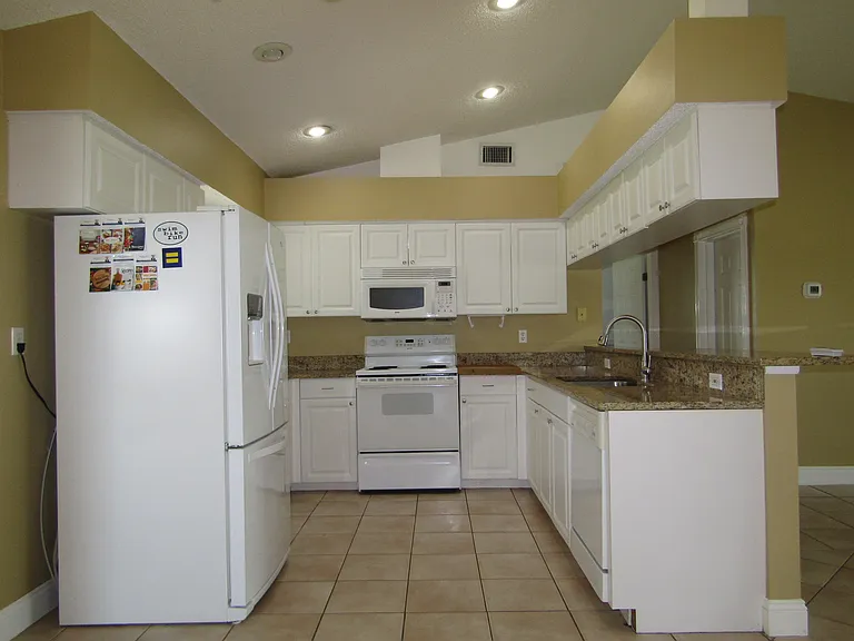 2624 Valencia Rd — Photo 11