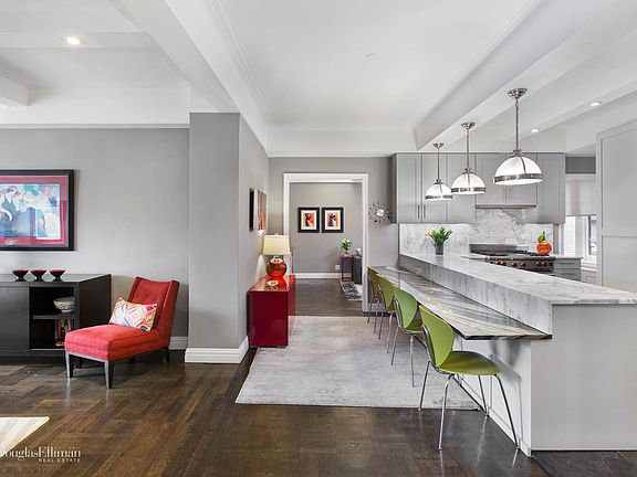 2nd image of 329 W 77th St #10C