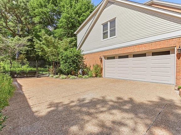 4th image of 8154 Meadow Glen Dr