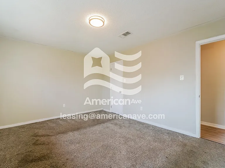 785736_008_wm_-_main_bedroom_13538858.jpg