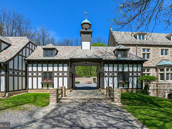 2nd image of 80 School House Rd