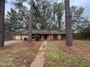 631 Tifton Dr, Jackson, MS 39212