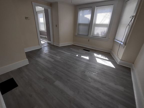 5th image of 9 Merchant St #2