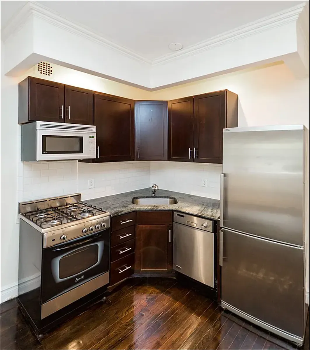 Building Photo - 340 E 81st St #2D