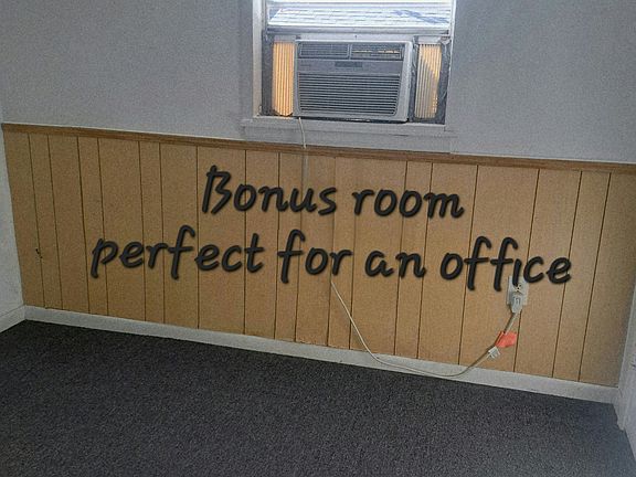 Perfect bonus room for an office when working at home!