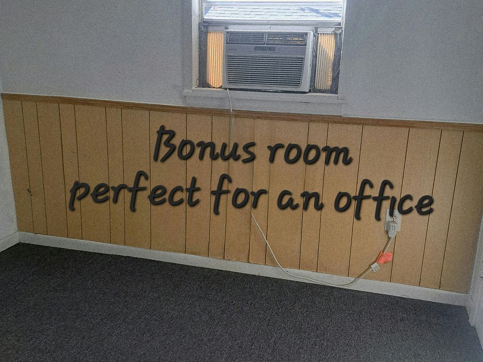 Perfect bonus room for an office when working at home!