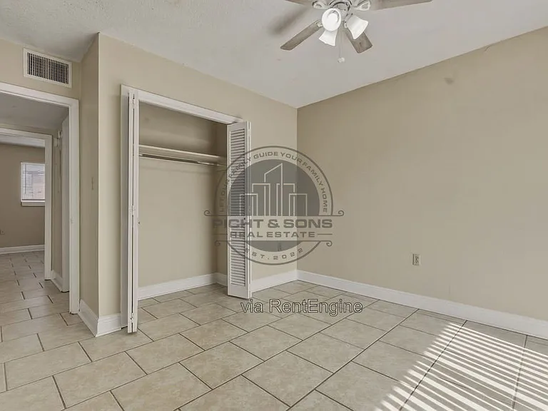 Capitol Village — Photo 18