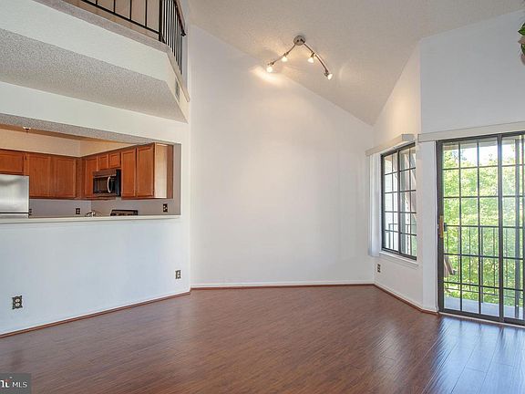3rd image of 6012 Curtier Dr Unit F