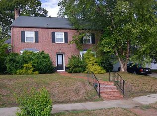 21 Dryden Ave, Pawtucket, RI 02860