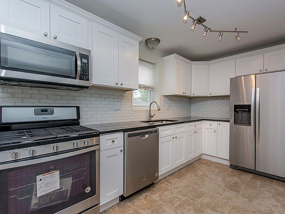 4th image of 10639 S Parnell Ave