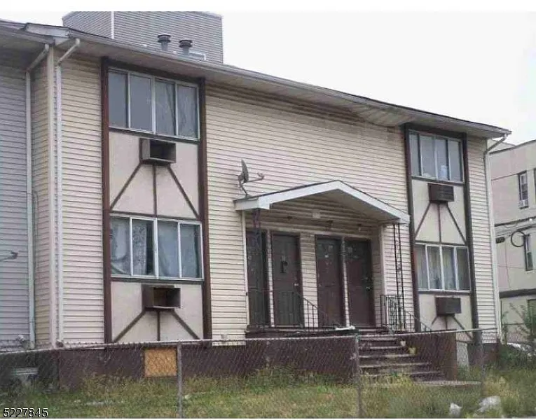 233-235 Straight St photo 1