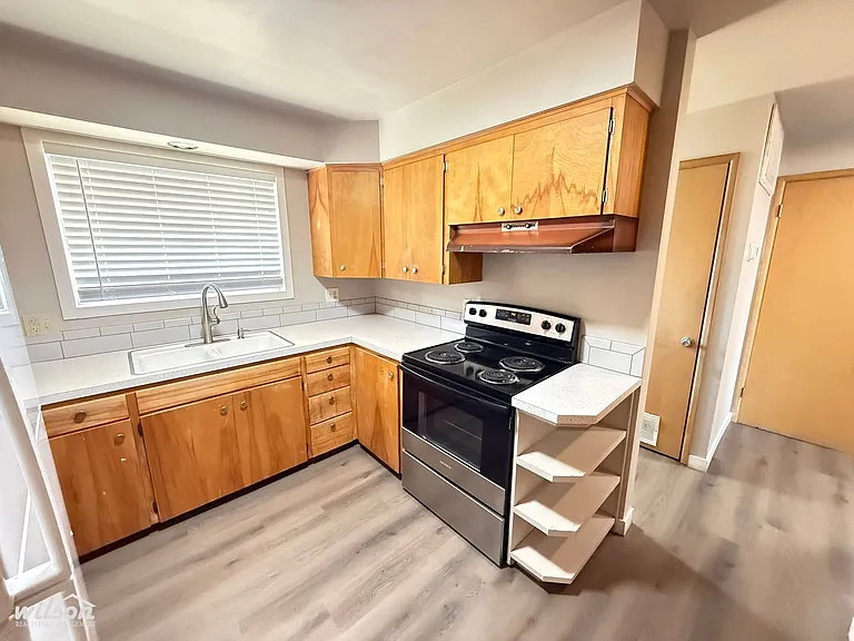 2701 1/2 W Lincoln Ave — Photo 6