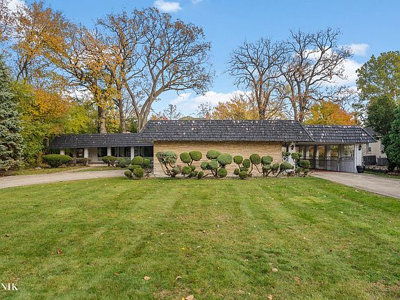3rd image of 117 Crab Apple Ln