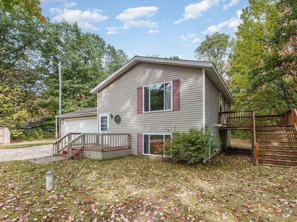 7165 E 30 3/4 Rd, Cadillac, MI 49601