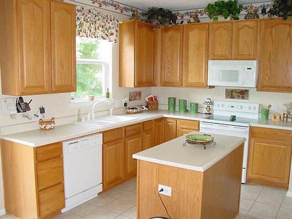 5th image of 8151 W Walden Glen Ct