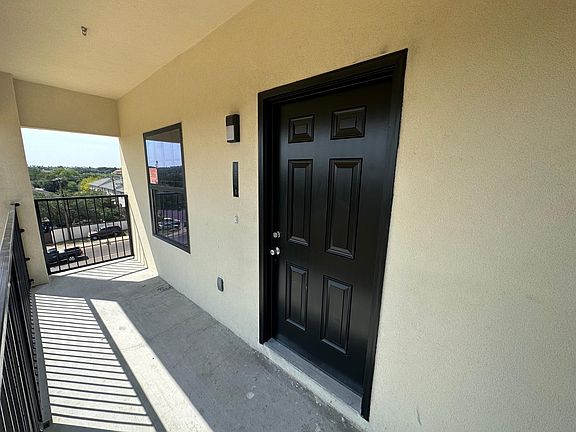 3rd image of 418 International Blvd #3201