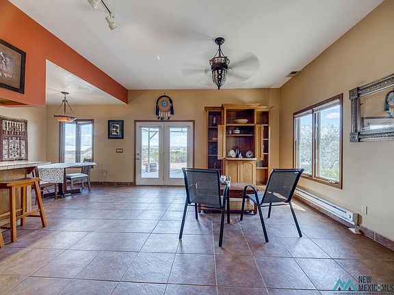 5th image of 807 Skyline Dr