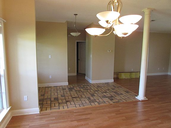 3rd image of 20 Topaz Dr