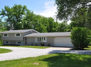 904 W Ashley Rd, Boonville, MO 65233