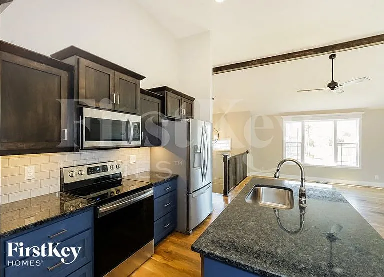 811 S Sunset Ln — Photo 6