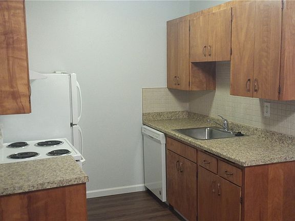 4th image of 9623 S 248th St Unit D3